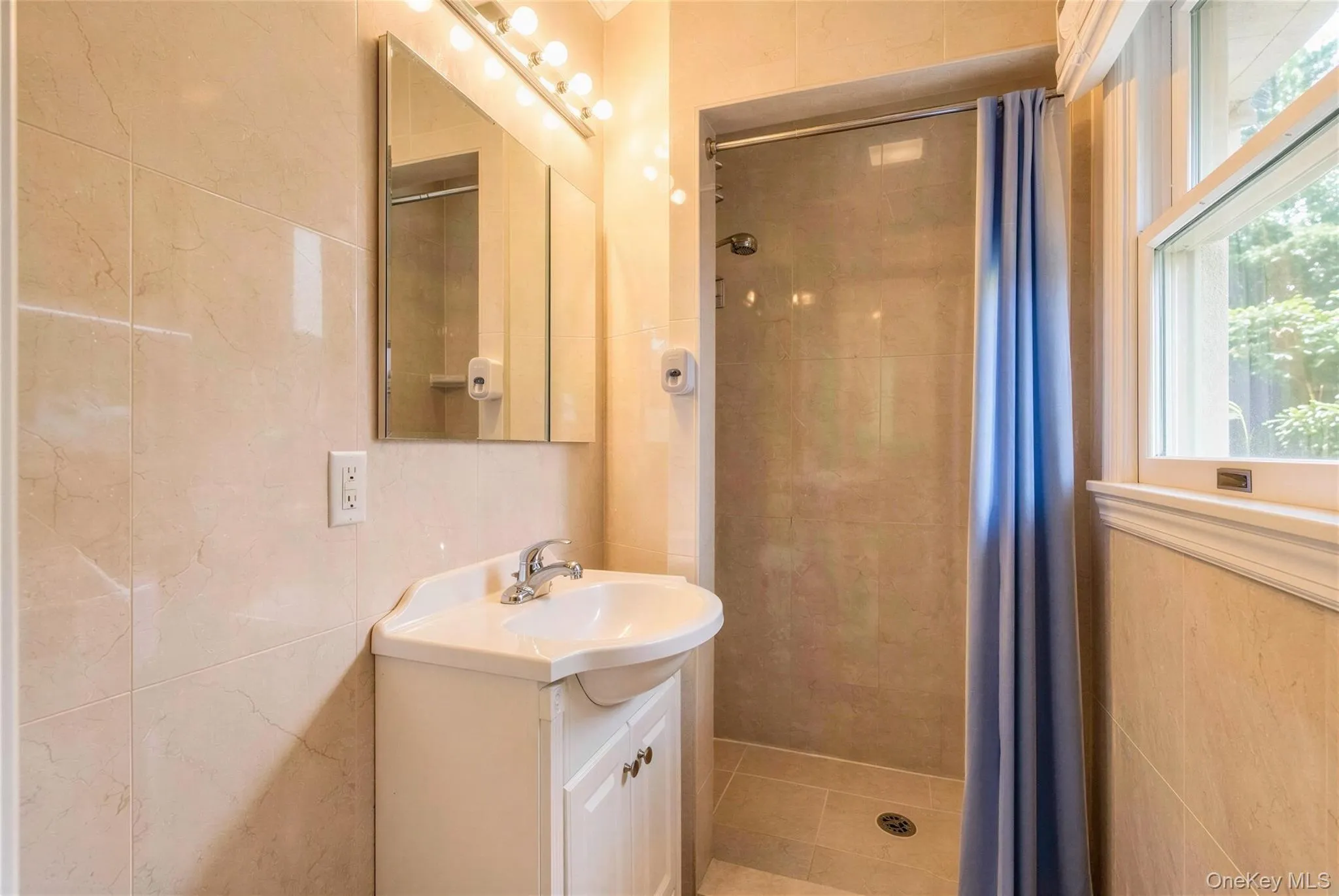 19 Lakewood Avenue, Southampton, NY, 3 Bedrooms Bedrooms, 6 Rooms Rooms,2 BathroomsBathrooms,Residential Lease,For Rent,Lakewood,0,1057818 19 Lakewood Avenue, Southampton, NY, 3 Bedrooms Bedrooms, 6 Rooms Rooms,2 BathroomsBathrooms,Residential Lease,For Rent,Lakewood,0,1057818