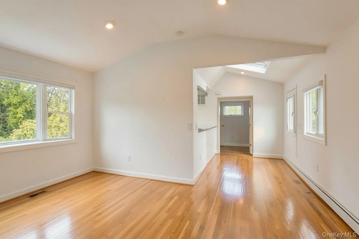 19 Lakewood Avenue, Southampton, NY, 3 Bedrooms Bedrooms, 6 Rooms Rooms,2 BathroomsBathrooms,Residential Lease,For Rent,Lakewood,0,1057818 19 Lakewood Avenue, Southampton, NY, 3 Bedrooms Bedrooms, 6 Rooms Rooms,2 BathroomsBathrooms,Residential Lease,For Rent,Lakewood,0,1057818