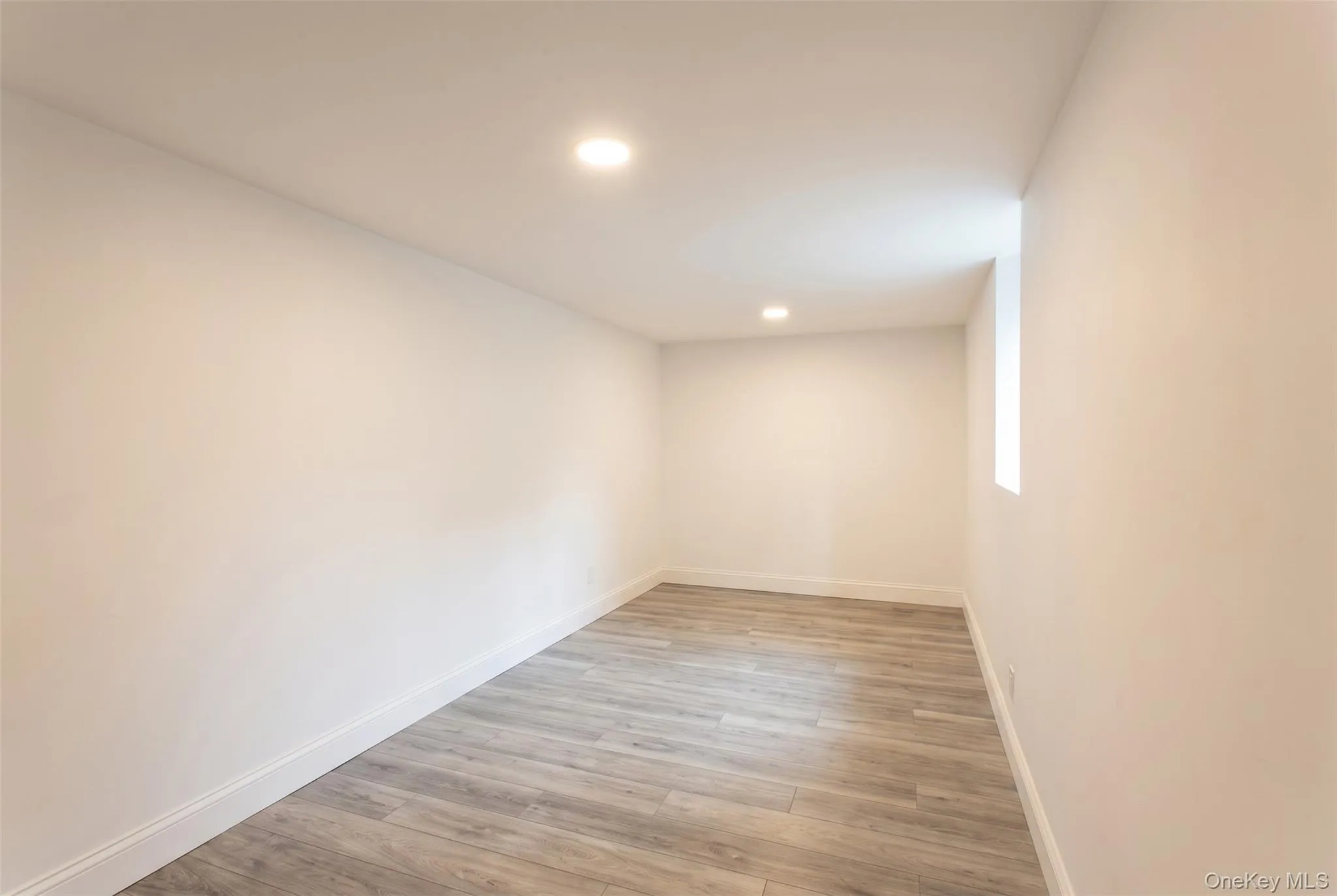19 Lakewood Avenue, Southampton, NY, 3 Bedrooms Bedrooms, 6 Rooms Rooms,2 BathroomsBathrooms,Residential Lease,For Rent,Lakewood,0,1057818 19 Lakewood Avenue, Southampton, NY, 3 Bedrooms Bedrooms, 6 Rooms Rooms,2 BathroomsBathrooms,Residential Lease,For Rent,Lakewood,0,1057818