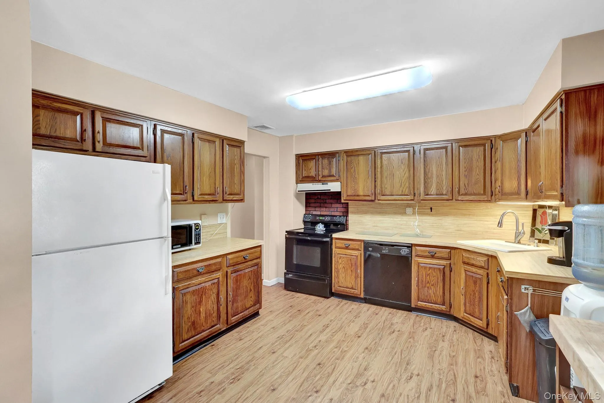 208 Raider Street, Babylon, NY, 4 Bedrooms Bedrooms, 8 Rooms Rooms,2 BathroomsBathrooms,Residential,For Rent,Raider,0,1057821 208 Raider Street, Babylon, NY, 4 Bedrooms Bedrooms, 8 Rooms Rooms,2 BathroomsBathrooms,Residential,For Rent,Raider,0,1057821