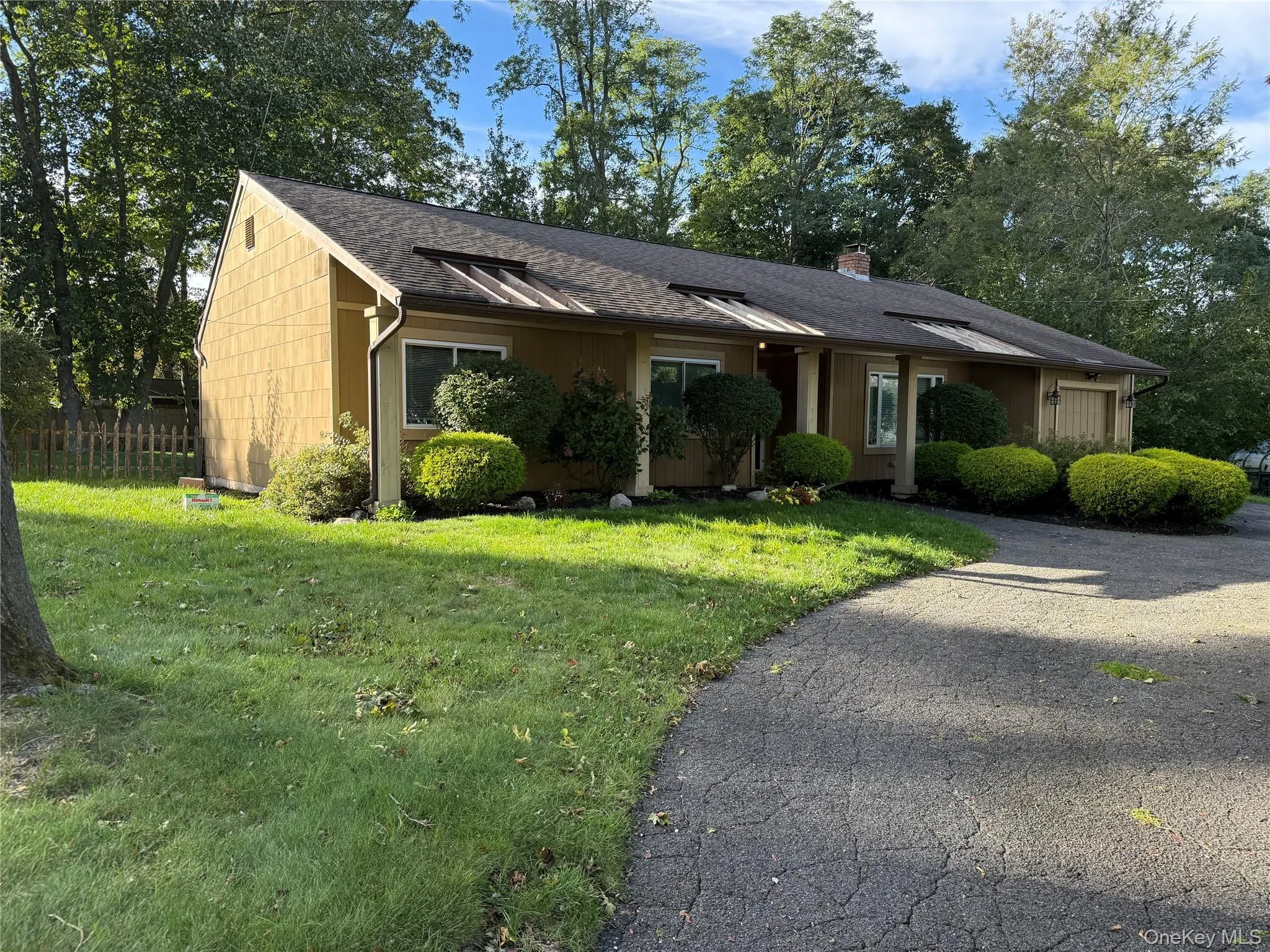 9 Stratford Road, Brookhaven, NY, 3 Bedroom Bedrooms, 8 Room Rooms,1 BathroomBathrooms,Residential Lease,For Rent,Stratford,0,1057824 9 Stratford Road, Brookhaven, NY, 3 Bedroom Bedrooms, 8 Room Rooms,1 BathroomBathrooms,Residential Lease,For Rent,Stratford,0,1057824