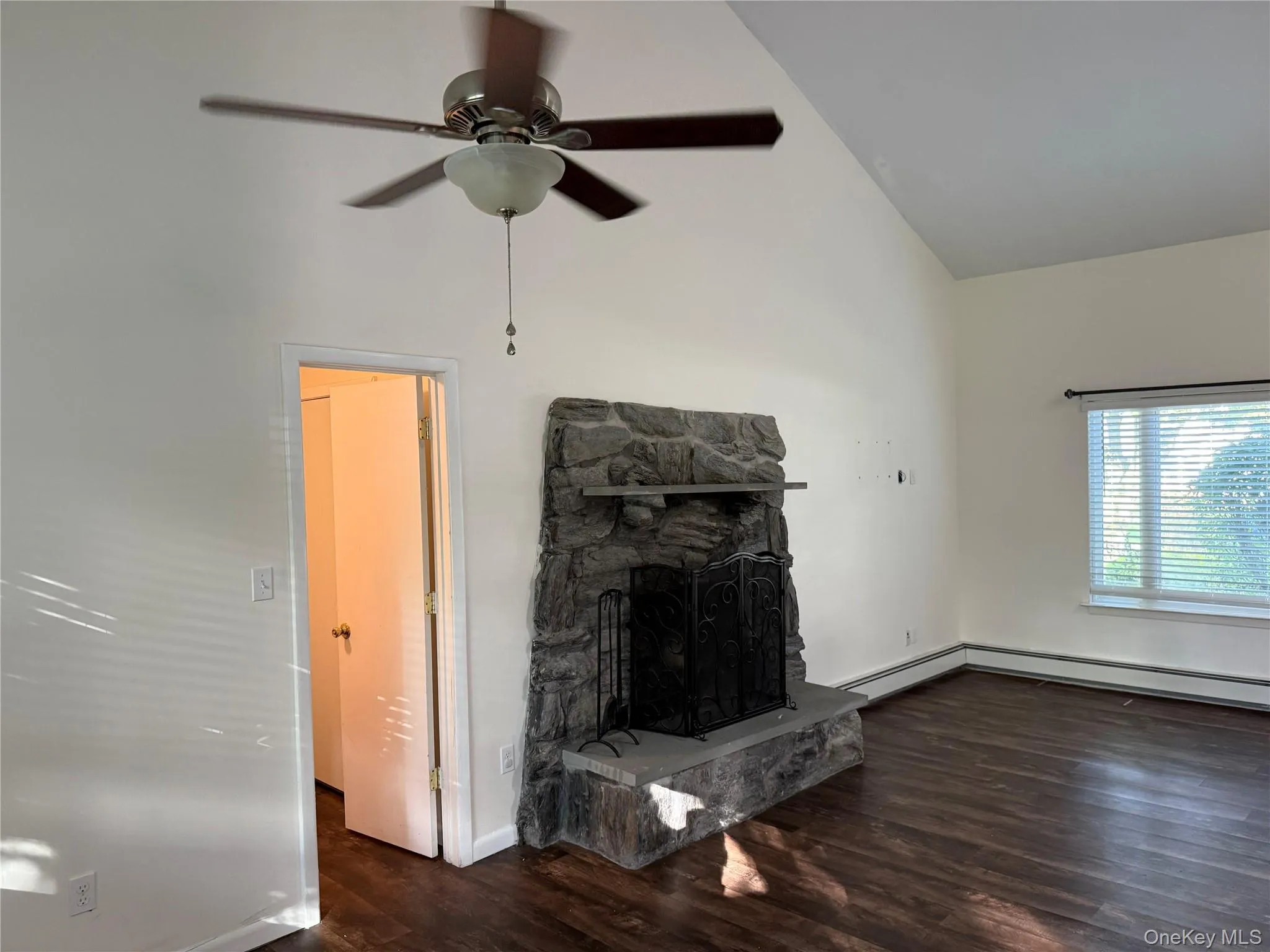 9 Stratford Road, Brookhaven, NY, 3 Bedroom Bedrooms, 8 Room Rooms,1 BathroomBathrooms,Residential Lease,For Rent,Stratford,0,1057824 9 Stratford Road, Brookhaven, NY, 3 Bedroom Bedrooms, 8 Room Rooms,1 BathroomBathrooms,Residential Lease,For Rent,Stratford,0,1057824