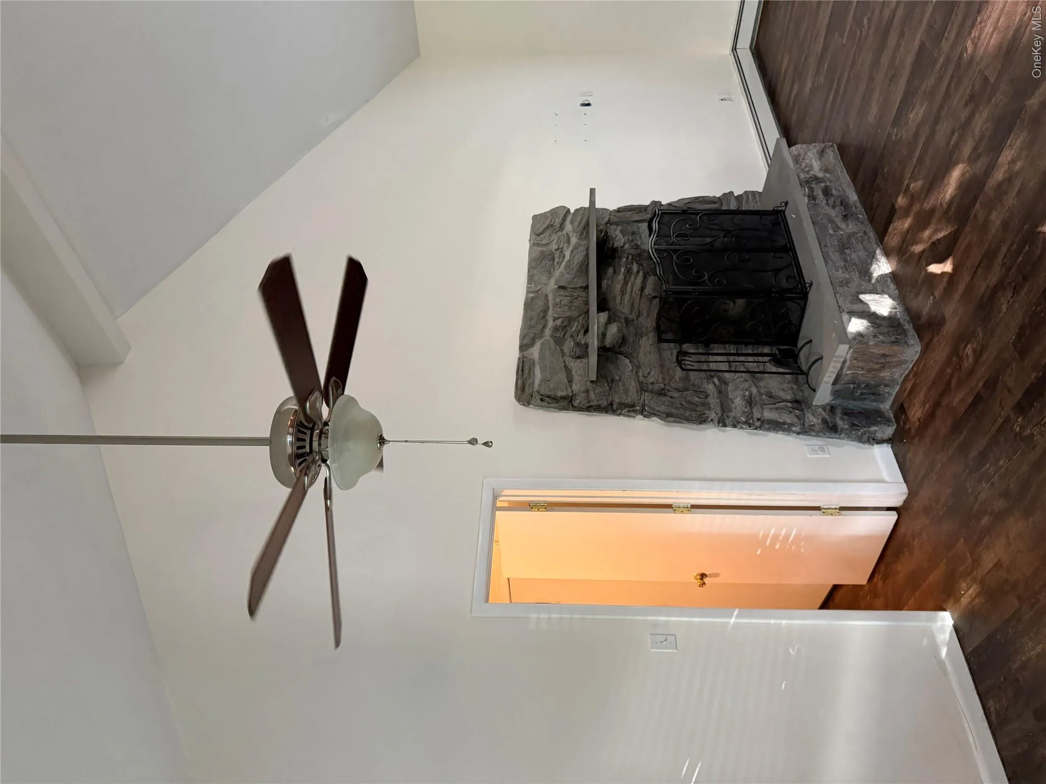 9 Stratford Road, Brookhaven, NY, 3 Bedroom Bedrooms, 8 Room Rooms,1 BathroomBathrooms,Residential Lease,For Rent,Stratford,0,1057824 9 Stratford Road, Brookhaven, NY, 3 Bedroom Bedrooms, 8 Room Rooms,1 BathroomBathrooms,Residential Lease,For Rent,Stratford,0,1057824