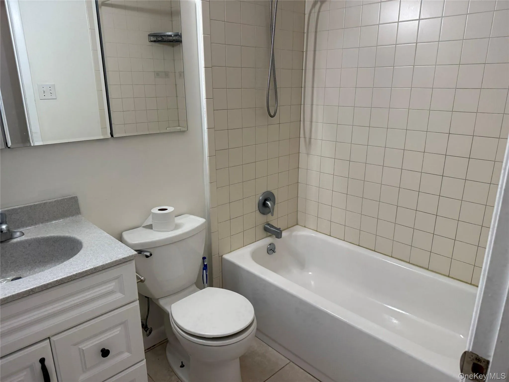 9 Stratford Road, Brookhaven, NY, 3 Bedroom Bedrooms, 8 Room Rooms,1 BathroomBathrooms,Residential Lease,For Rent,Stratford,0,1057824 9 Stratford Road, Brookhaven, NY, 3 Bedroom Bedrooms, 8 Room Rooms,1 BathroomBathrooms,Residential Lease,For Rent,Stratford,0,1057824