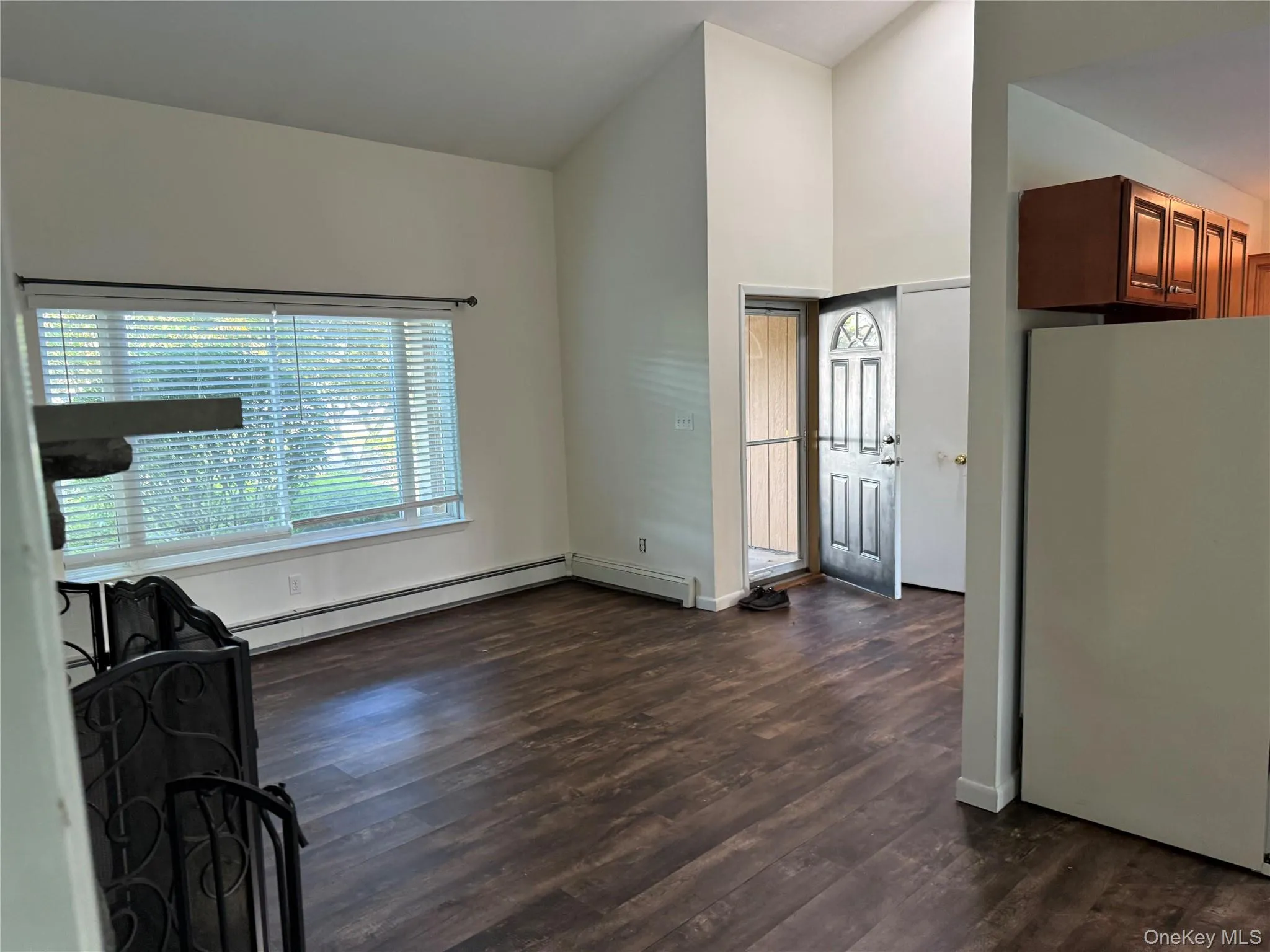 9 Stratford Road, Brookhaven, NY, 3 Bedroom Bedrooms, 8 Room Rooms,1 BathroomBathrooms,Residential Lease,For Rent,Stratford,0,1057824 9 Stratford Road, Brookhaven, NY, 3 Bedroom Bedrooms, 8 Room Rooms,1 BathroomBathrooms,Residential Lease,For Rent,Stratford,0,1057824
