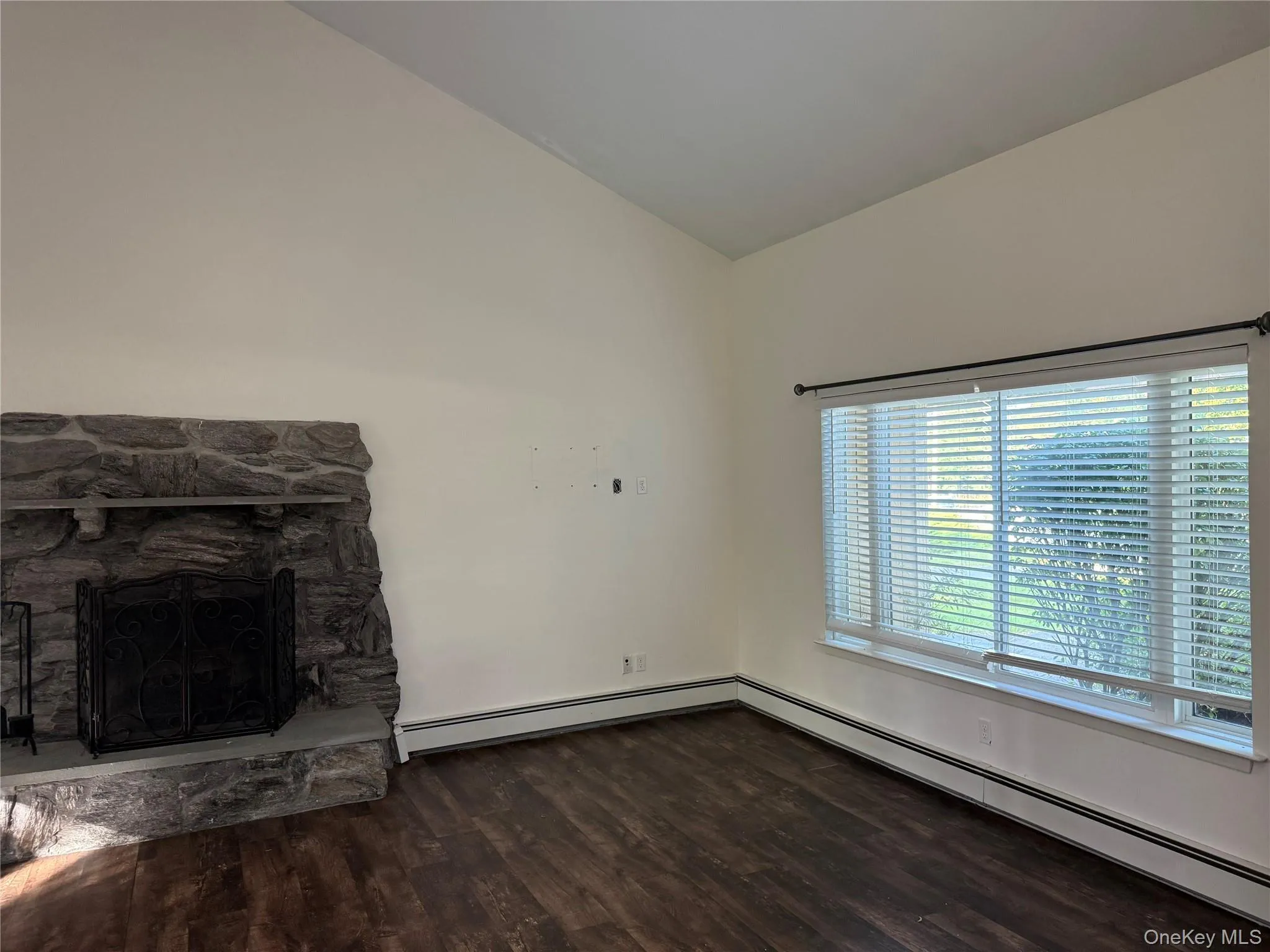 9 Stratford Road, Brookhaven, NY, 3 Bedroom Bedrooms, 8 Room Rooms,1 BathroomBathrooms,Residential Lease,For Rent,Stratford,0,1057824 9 Stratford Road, Brookhaven, NY, 3 Bedroom Bedrooms, 8 Room Rooms,1 BathroomBathrooms,Residential Lease,For Rent,Stratford,0,1057824
