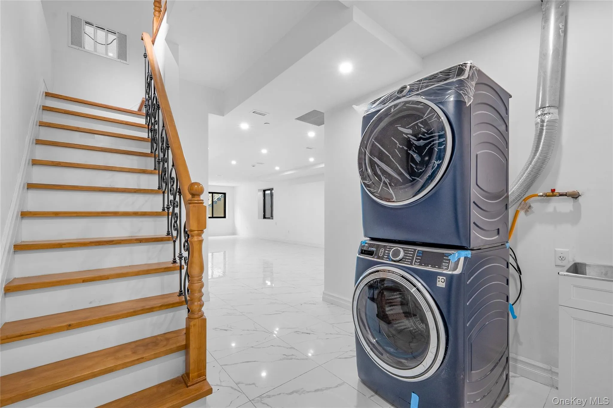 3518 221ST Street, New York, NY, 4 Bedrooms Bedrooms, 10 Rooms Rooms,4 BathroomsBathrooms,Residential,For Rent,221ST,0,1057833 3518 221ST Street, New York, NY, 4 Bedrooms Bedrooms, 10 Rooms Rooms,4 BathroomsBathrooms,Residential,For Rent,221ST,0,1057833