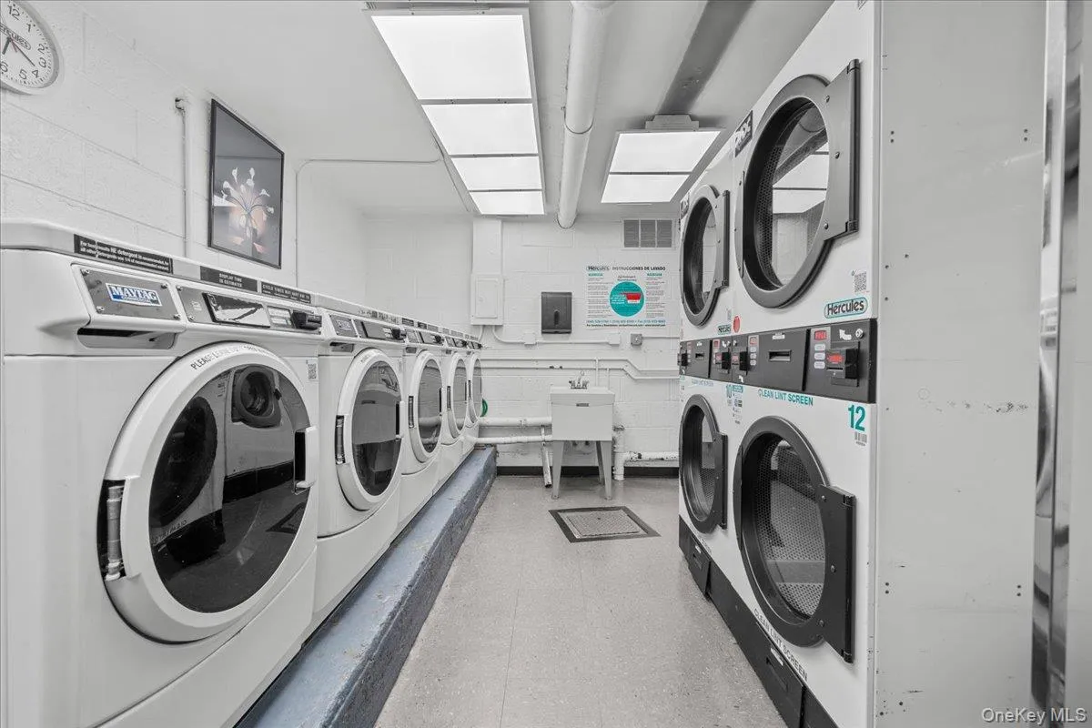 5425 Valles Avenue, New York, NY, 1 Bedroom Bedrooms, 5 Rooms Rooms,1 BathroomBathrooms,Residential,For Rent,Valles,0,1057845 5425 Valles Avenue, New York, NY, 1 Bedroom Bedrooms, 5 Rooms Rooms,1 BathroomBathrooms,Residential,For Rent,Valles,0,1057845