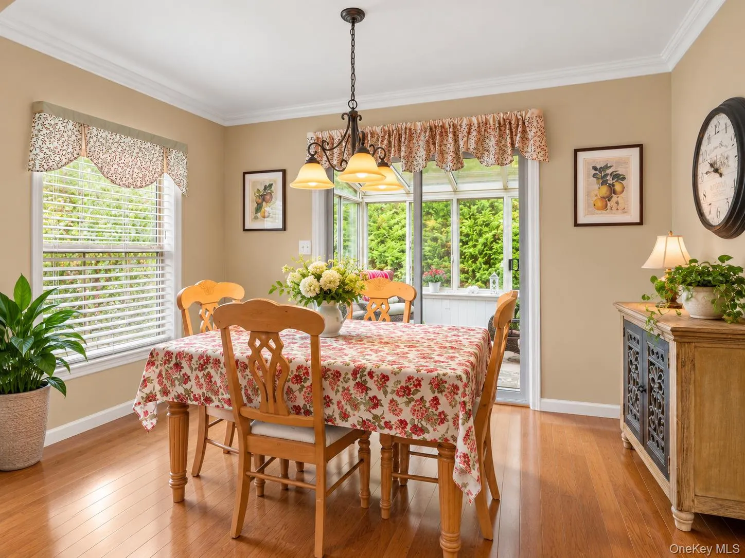 1661 Old Country Road, Riverhead, NY, 3 Bedrooms Bedrooms, 6 Rooms Rooms,2 BathroomsBathrooms,Residential,For Rent,Old Country,0,1057866 1661 Old Country Road, Riverhead, NY, 3 Bedrooms Bedrooms, 6 Rooms Rooms,2 BathroomsBathrooms,Residential,For Rent,Old Country,0,1057866