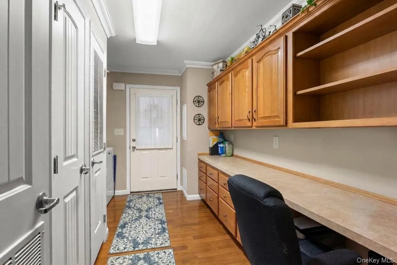 1661 Old Country Road, Riverhead, NY, 3 Bedrooms Bedrooms, 6 Rooms Rooms,2 BathroomsBathrooms,Residential,For Rent,Old Country,0,1057866 1661 Old Country Road, Riverhead, NY, 3 Bedrooms Bedrooms, 6 Rooms Rooms,2 BathroomsBathrooms,Residential,For Rent,Old Country,0,1057866