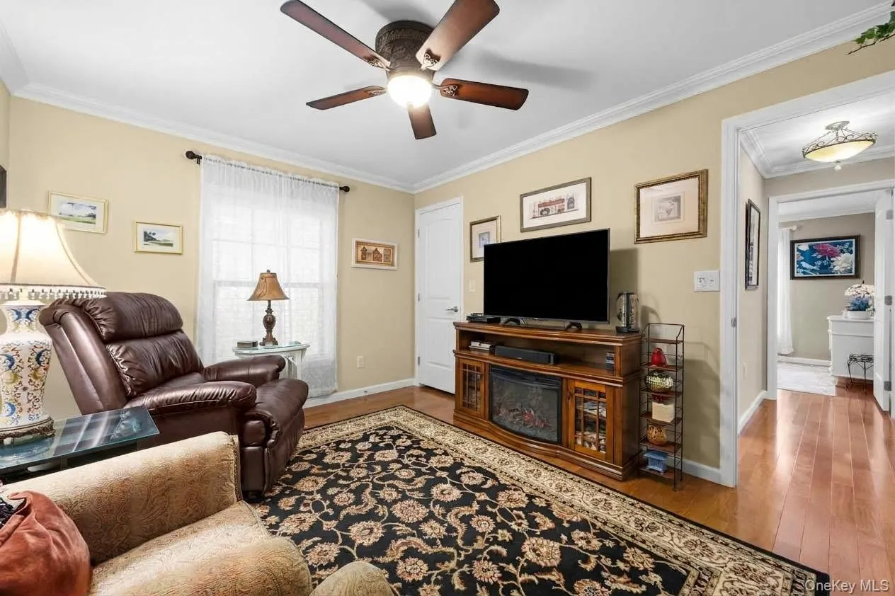 1661 Old Country Road, Riverhead, NY, 3 Bedrooms Bedrooms, 6 Rooms Rooms,2 BathroomsBathrooms,Residential,For Rent,Old Country,0,1057866 1661 Old Country Road, Riverhead, NY, 3 Bedrooms Bedrooms, 6 Rooms Rooms,2 BathroomsBathrooms,Residential,For Rent,Old Country,0,1057866