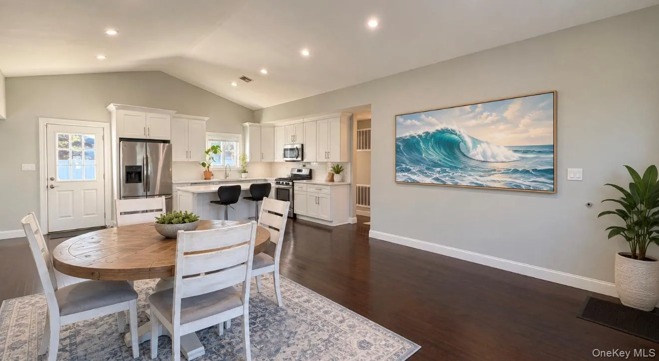 22 5th Avenue, Oyster Bay, NY, 3 Bedrooms Bedrooms, 7 Rooms Rooms,2 BathroomsBathrooms,Residential,For Rent,5th,0,1057869 22 5th Avenue, Oyster Bay, NY, 3 Bedrooms Bedrooms, 7 Rooms Rooms,2 BathroomsBathrooms,Residential,For Rent,5th,0,1057869