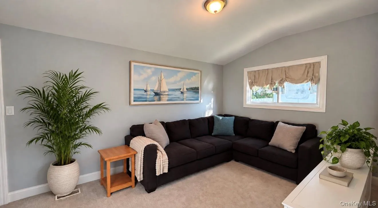 22 5th Avenue, Oyster Bay, NY, 3 Bedrooms Bedrooms, 7 Rooms Rooms,2 BathroomsBathrooms,Residential,For Rent,5th,0,1057869 22 5th Avenue, Oyster Bay, NY, 3 Bedrooms Bedrooms, 7 Rooms Rooms,2 BathroomsBathrooms,Residential,For Rent,5th,0,1057869