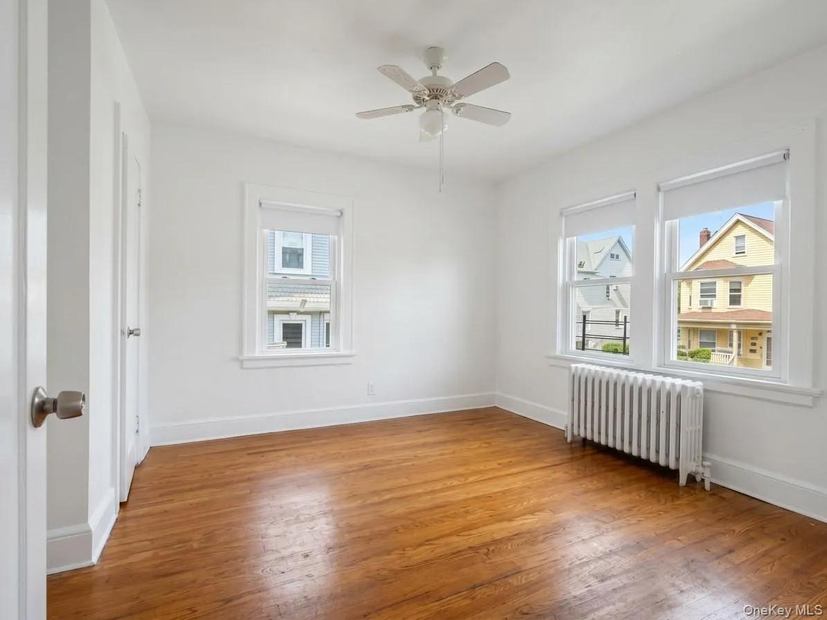 122 Greenvale Avenue, Yonkers, NY, 3 Bedrooms Bedrooms, 6 Rooms Rooms,1 BathroomBathrooms,Residential Lease,For Rent,Greenvale,0,1057870 122 Greenvale Avenue, Yonkers, NY, 3 Bedrooms Bedrooms, 6 Rooms Rooms,1 BathroomBathrooms,Residential Lease,For Rent,Greenvale,0,1057870