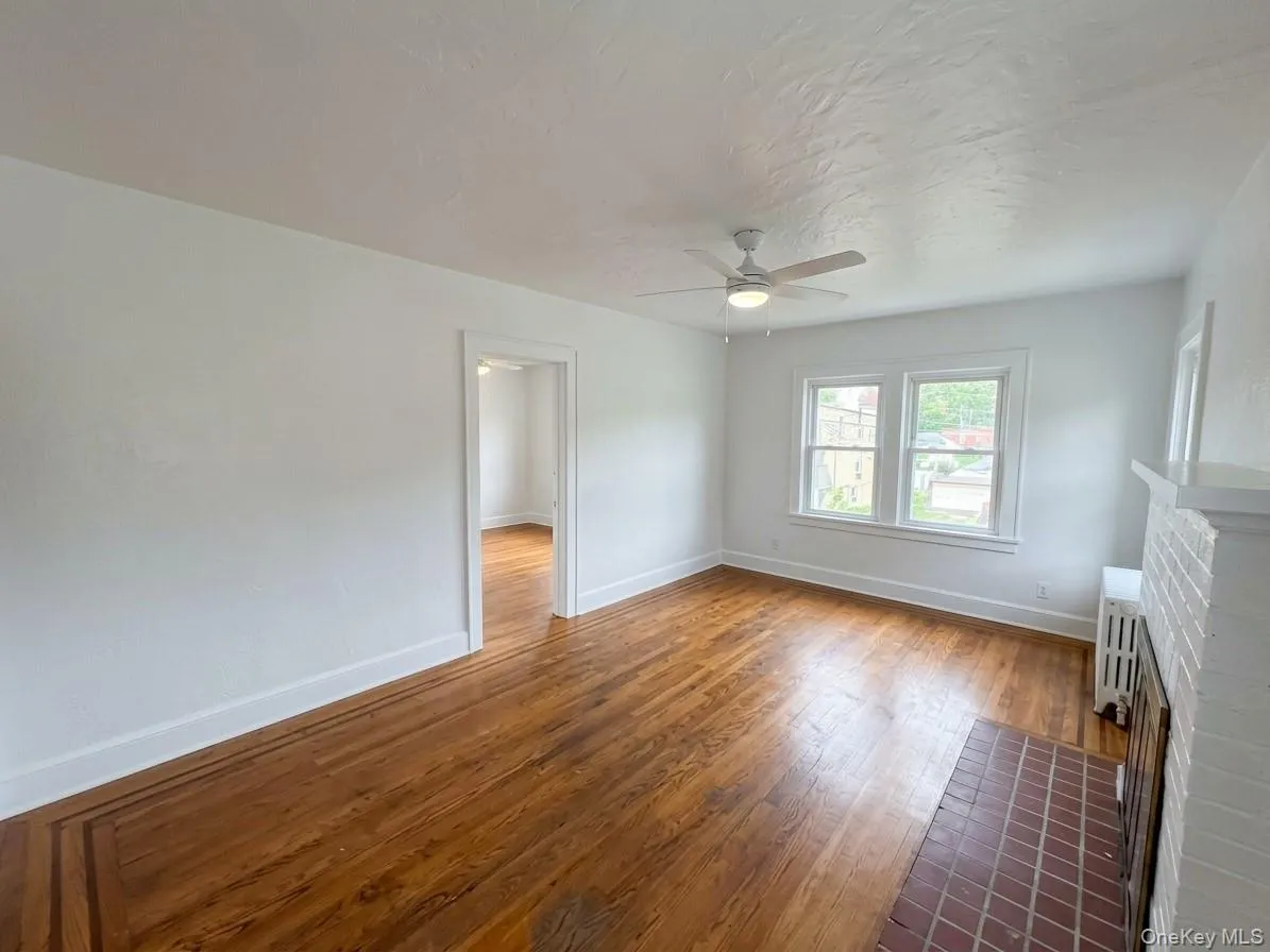 122 Greenvale Avenue, Yonkers, NY, 3 Bedrooms Bedrooms, 6 Rooms Rooms,1 BathroomBathrooms,Residential Lease,For Rent,Greenvale,0,1057870 122 Greenvale Avenue, Yonkers, NY, 3 Bedrooms Bedrooms, 6 Rooms Rooms,1 BathroomBathrooms,Residential Lease,For Rent,Greenvale,0,1057870