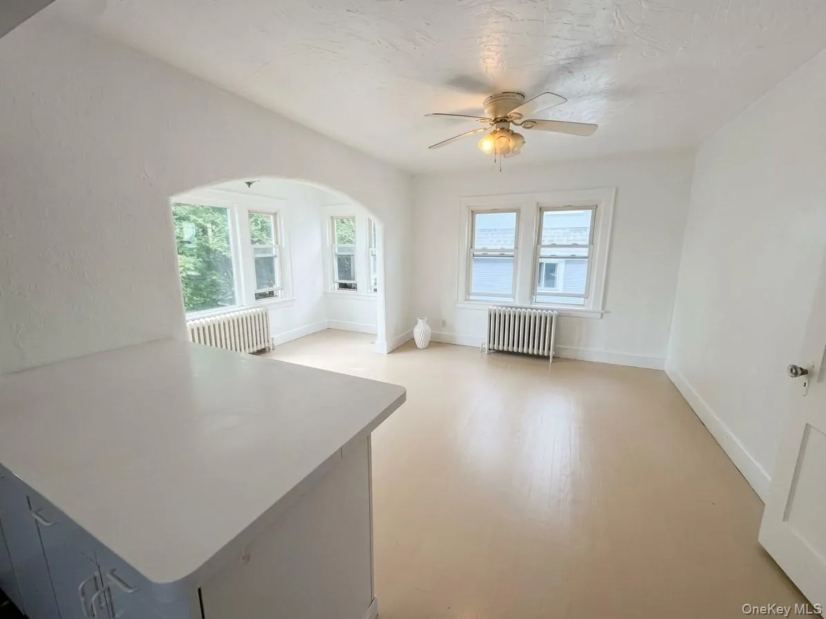 122 Greenvale Avenue, Yonkers, NY, 3 Bedrooms Bedrooms, 6 Rooms Rooms,1 BathroomBathrooms,Residential Lease,For Rent,Greenvale,0,1057870 122 Greenvale Avenue, Yonkers, NY, 3 Bedrooms Bedrooms, 6 Rooms Rooms,1 BathroomBathrooms,Residential Lease,For Rent,Greenvale,0,1057870
