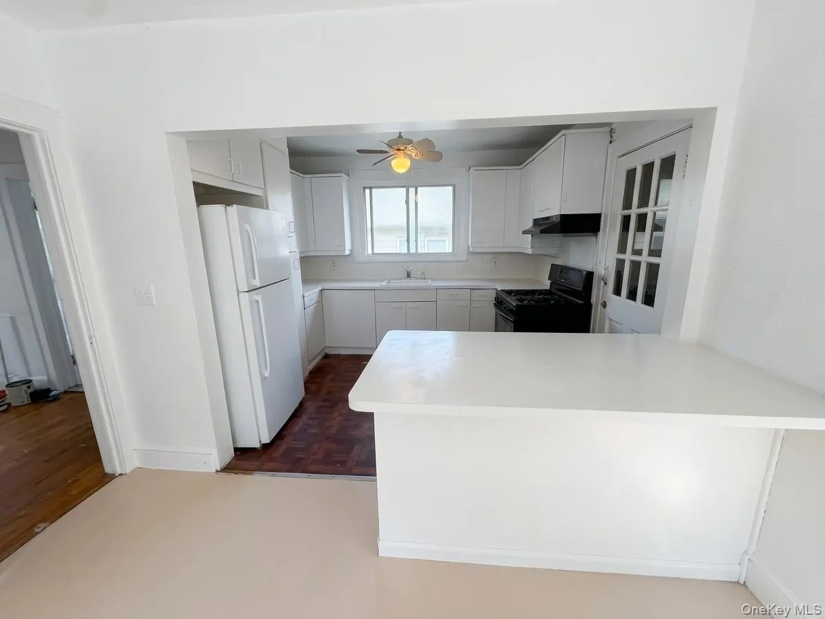 122 Greenvale Avenue, Yonkers, NY, 3 Bedrooms Bedrooms, 6 Rooms Rooms,1 BathroomBathrooms,Residential Lease,For Rent,Greenvale,0,1057870 122 Greenvale Avenue, Yonkers, NY, 3 Bedrooms Bedrooms, 6 Rooms Rooms,1 BathroomBathrooms,Residential Lease,For Rent,Greenvale,0,1057870