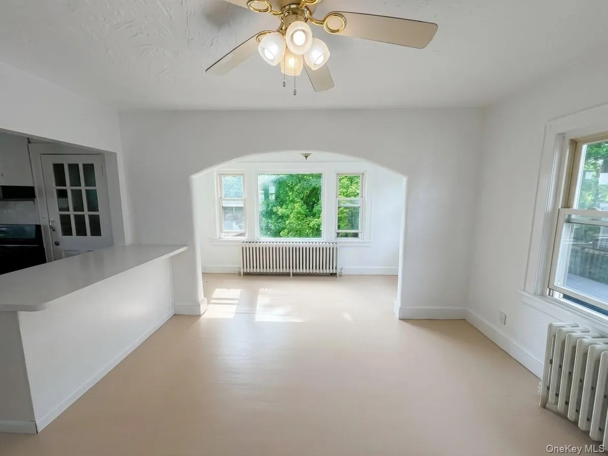 122 Greenvale Avenue, Yonkers, NY, 3 Bedrooms Bedrooms, 6 Rooms Rooms,1 BathroomBathrooms,Residential Lease,For Rent,Greenvale,0,1057870 122 Greenvale Avenue, Yonkers, NY, 3 Bedrooms Bedrooms, 6 Rooms Rooms,1 BathroomBathrooms,Residential Lease,For Rent,Greenvale,0,1057870