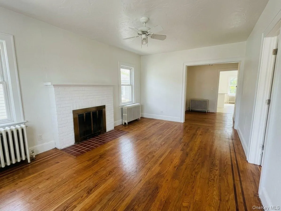 122 Greenvale Avenue, Yonkers, NY, 3 Bedrooms Bedrooms, 6 Rooms Rooms,1 BathroomBathrooms,Residential Lease,For Rent,Greenvale,0,1057870 122 Greenvale Avenue, Yonkers, NY, 3 Bedrooms Bedrooms, 6 Rooms Rooms,1 BathroomBathrooms,Residential Lease,For Rent,Greenvale,0,1057870