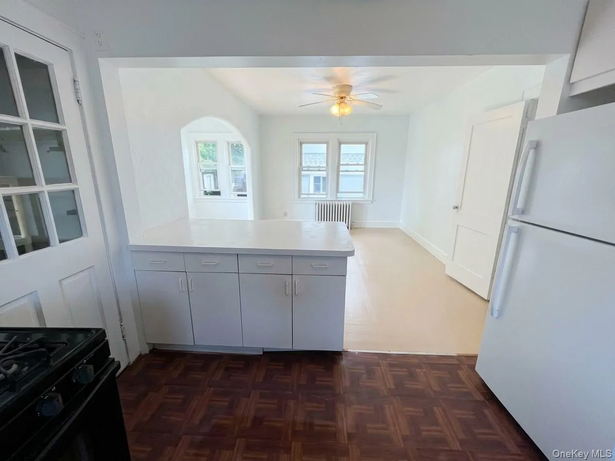 122 Greenvale Avenue, Yonkers, NY, 3 Bedrooms Bedrooms, 6 Rooms Rooms,1 BathroomBathrooms,Residential Lease,For Rent,Greenvale,0,1057870 122 Greenvale Avenue, Yonkers, NY, 3 Bedrooms Bedrooms, 6 Rooms Rooms,1 BathroomBathrooms,Residential Lease,For Rent,Greenvale,0,1057870