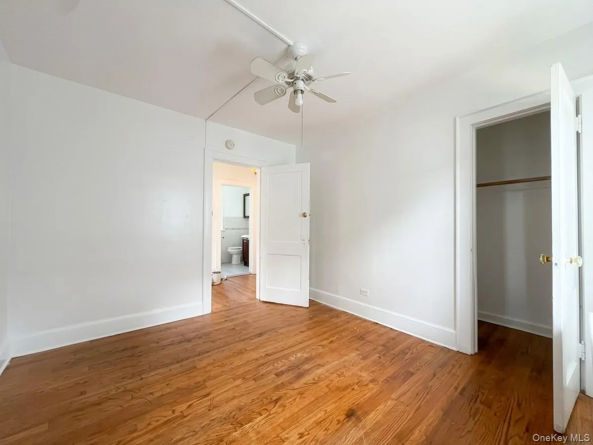 122 Greenvale Avenue, Yonkers, NY, 3 Bedrooms Bedrooms, 6 Rooms Rooms,1 BathroomBathrooms,Residential Lease,For Rent,Greenvale,0,1057870 122 Greenvale Avenue, Yonkers, NY, 3 Bedrooms Bedrooms, 6 Rooms Rooms,1 BathroomBathrooms,Residential Lease,For Rent,Greenvale,0,1057870