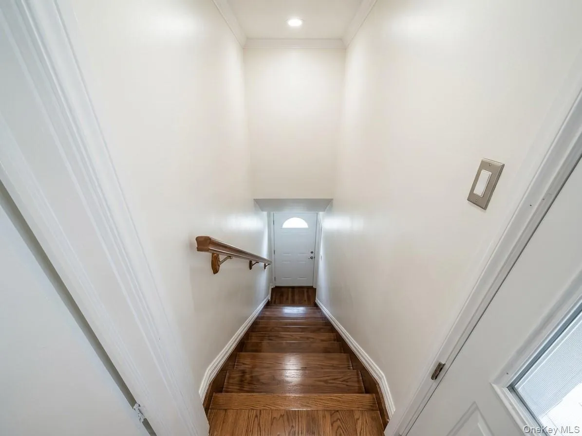 122 Greenvale Avenue, Yonkers, NY, 3 Bedrooms Bedrooms, 6 Rooms Rooms,1 BathroomBathrooms,Residential Lease,For Rent,Greenvale,0,1057870 122 Greenvale Avenue, Yonkers, NY, 3 Bedrooms Bedrooms, 6 Rooms Rooms,1 BathroomBathrooms,Residential Lease,For Rent,Greenvale,0,1057870