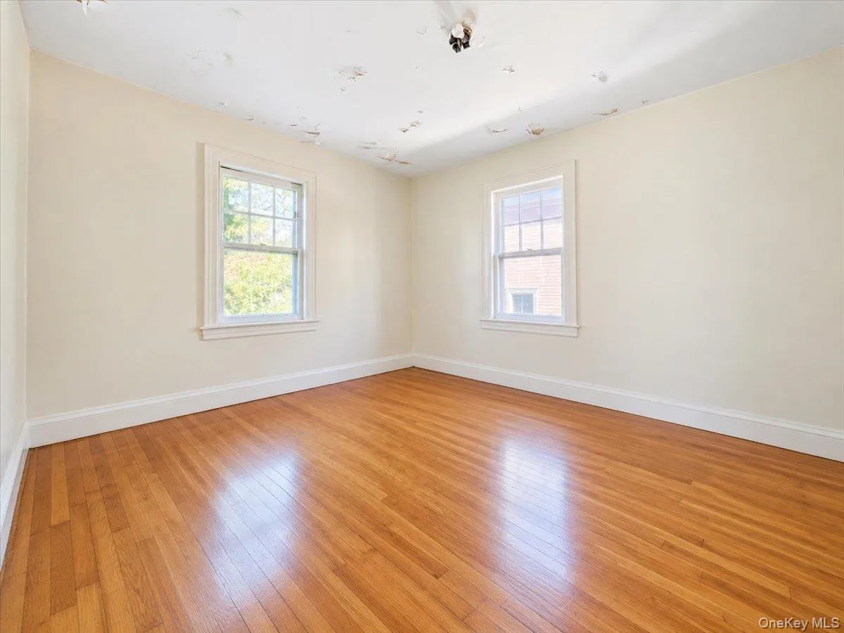 2727 Morgan Avenue, New York, NY, 3 Bedrooms Bedrooms, 6 Rooms Rooms,1 BathroomBathrooms,Residential,For Rent,Morgan,0,1057871 2727 Morgan Avenue, New York, NY, 3 Bedrooms Bedrooms, 6 Rooms Rooms,1 BathroomBathrooms,Residential,For Rent,Morgan,0,1057871