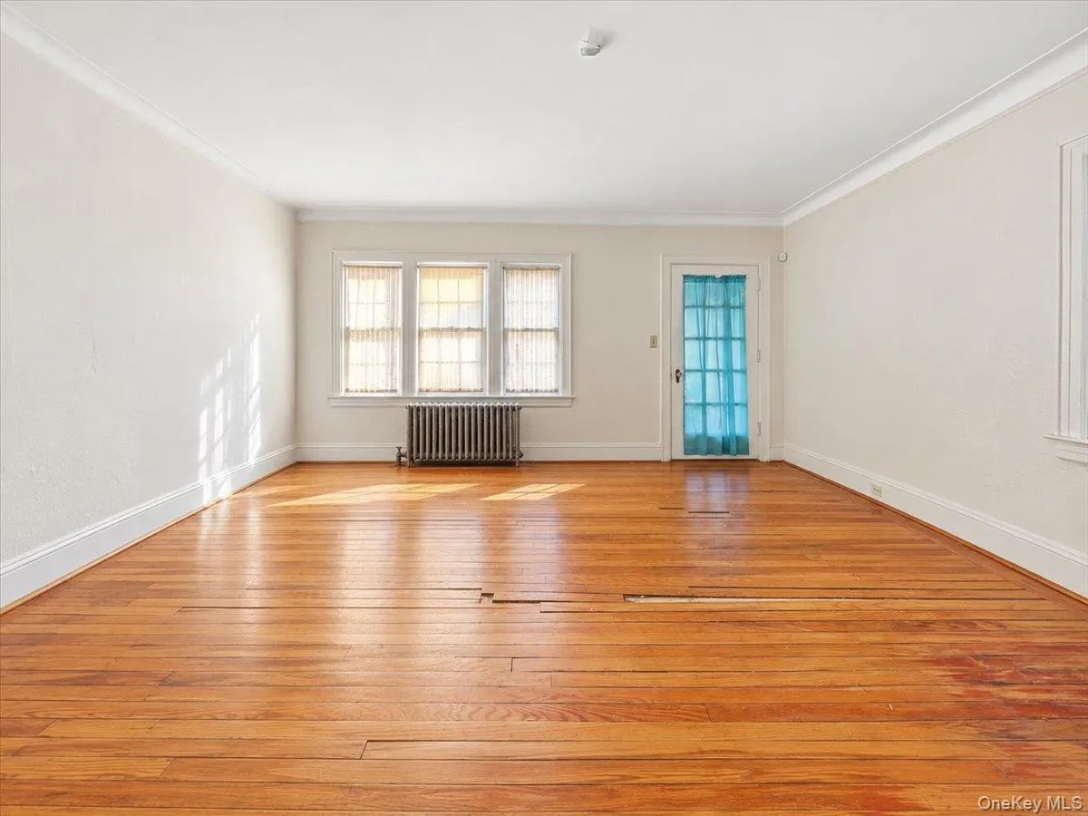 2727 Morgan Avenue, New York, NY, 3 Bedrooms Bedrooms, 6 Rooms Rooms,1 BathroomBathrooms,Residential,For Rent,Morgan,0,1057871 2727 Morgan Avenue, New York, NY, 3 Bedrooms Bedrooms, 6 Rooms Rooms,1 BathroomBathrooms,Residential,For Rent,Morgan,0,1057871