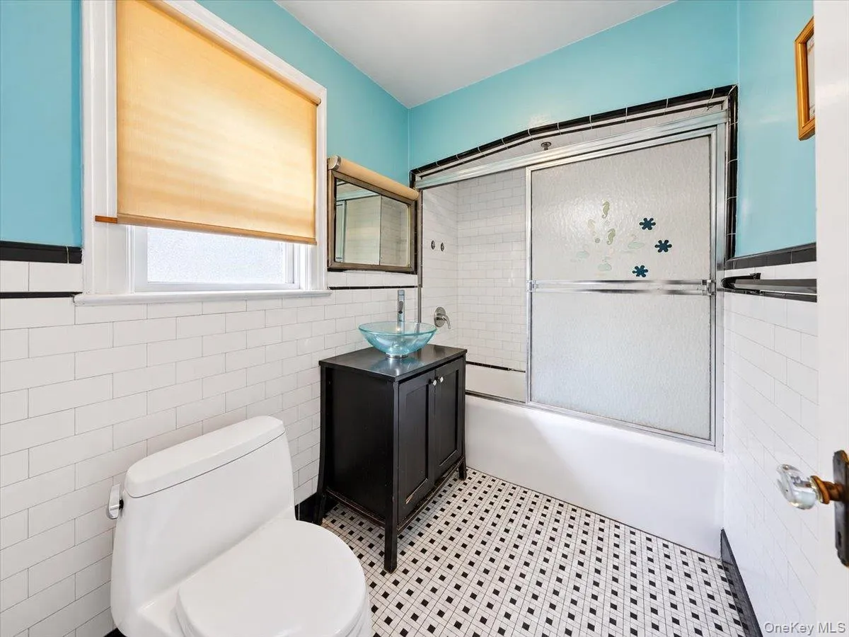 2727 Morgan Avenue, New York, NY, 3 Bedrooms Bedrooms, 6 Rooms Rooms,1 BathroomBathrooms,Residential,For Rent,Morgan,0,1057871 2727 Morgan Avenue, New York, NY, 3 Bedrooms Bedrooms, 6 Rooms Rooms,1 BathroomBathrooms,Residential,For Rent,Morgan,0,1057871
