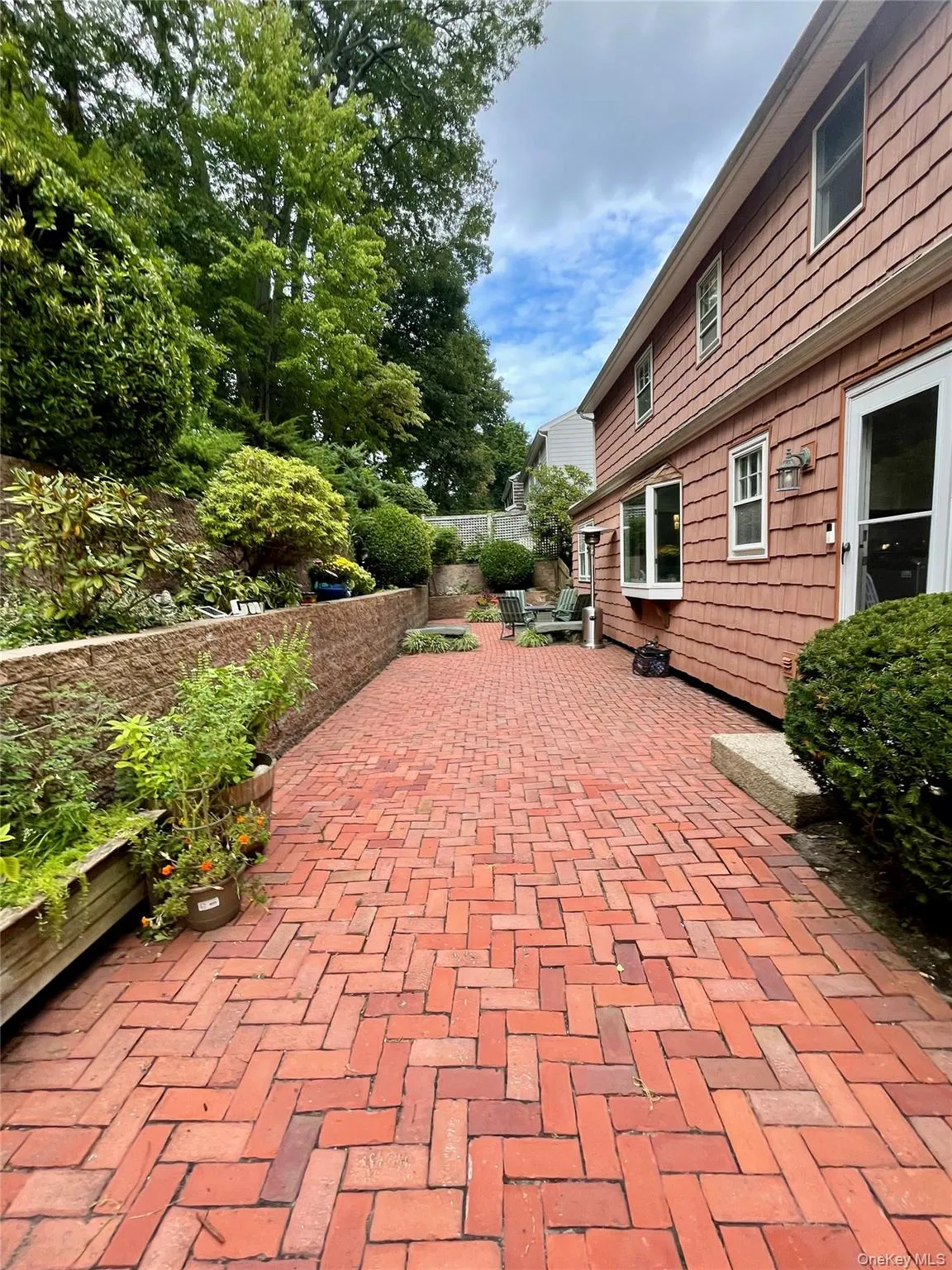 21 Noyes Lane, Huntington, NY, 4 Bedrooms Bedrooms, 9 Rooms Rooms,2 BathroomsBathrooms,Residential,For Rent,Noyes,0,1057891 21 Noyes Lane, Huntington, NY, 4 Bedrooms Bedrooms, 9 Rooms Rooms,2 BathroomsBathrooms,Residential,For Rent,Noyes,0,1057891