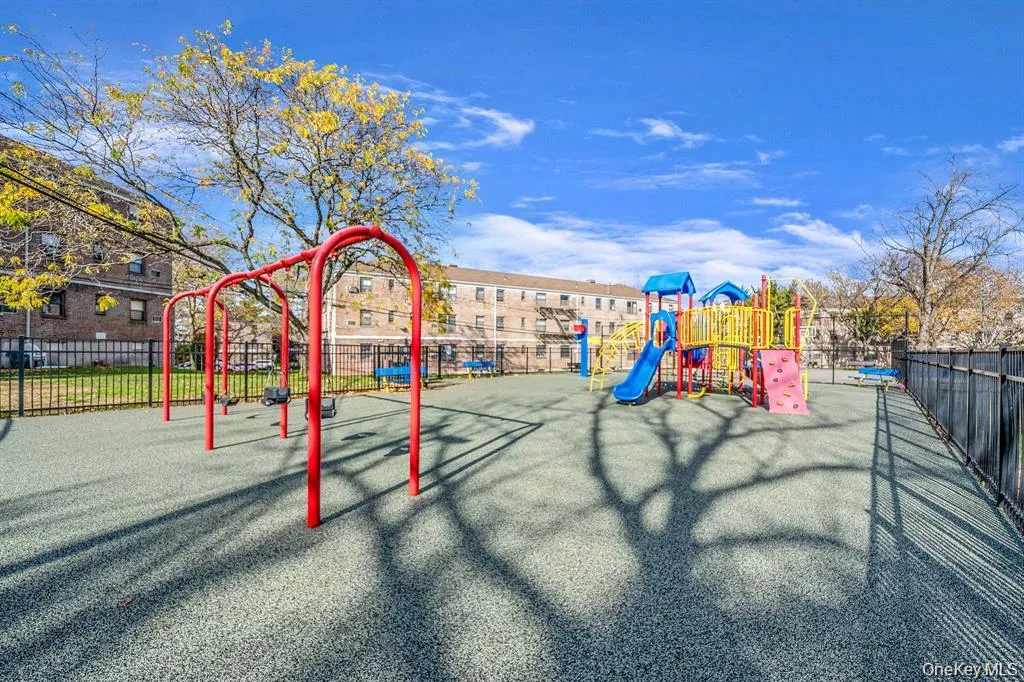 8 Terrace Circle, North Hempstead, NY, 1 Bedroom Bedrooms, 4 Rooms Rooms,1 BathroomBathrooms,Residential,For Rent,Terrace Circle,0,1057899 8 Terrace Circle, North Hempstead, NY, 1 Bedroom Bedrooms, 4 Rooms Rooms,1 BathroomBathrooms,Residential,For Rent,Terrace Circle,0,1057899