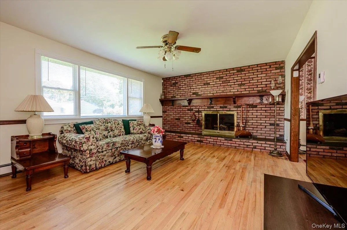 1924 Louis Kossuth Avenue, Islip, NY, 3 Bedrooms Bedrooms, 6 Rooms Rooms,2 BathroomsBathrooms,Residential,For Rent,Louis Kossuth,0,1057903 1924 Louis Kossuth Avenue, Islip, NY, 3 Bedrooms Bedrooms, 6 Rooms Rooms,2 BathroomsBathrooms,Residential,For Rent,Louis Kossuth,0,1057903