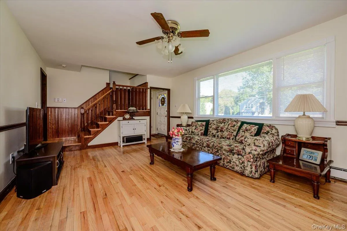 1924 Louis Kossuth Avenue, Islip, NY, 3 Bedrooms Bedrooms, 6 Rooms Rooms,2 BathroomsBathrooms,Residential,For Rent,Louis Kossuth,0,1057903 1924 Louis Kossuth Avenue, Islip, NY, 3 Bedrooms Bedrooms, 6 Rooms Rooms,2 BathroomsBathrooms,Residential,For Rent,Louis Kossuth,0,1057903