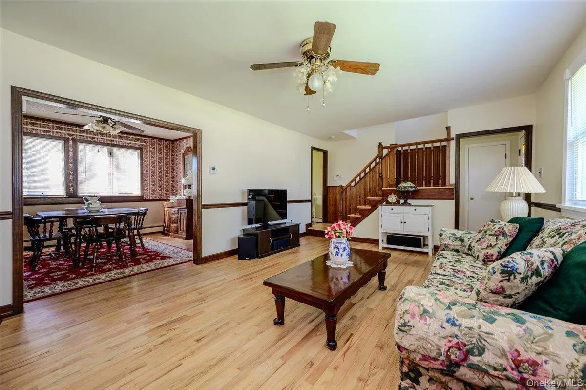 1924 Louis Kossuth Avenue, Islip, NY, 3 Bedrooms Bedrooms, 6 Rooms Rooms,2 BathroomsBathrooms,Residential,For Rent,Louis Kossuth,0,1057903 1924 Louis Kossuth Avenue, Islip, NY, 3 Bedrooms Bedrooms, 6 Rooms Rooms,2 BathroomsBathrooms,Residential,For Rent,Louis Kossuth,0,1057903