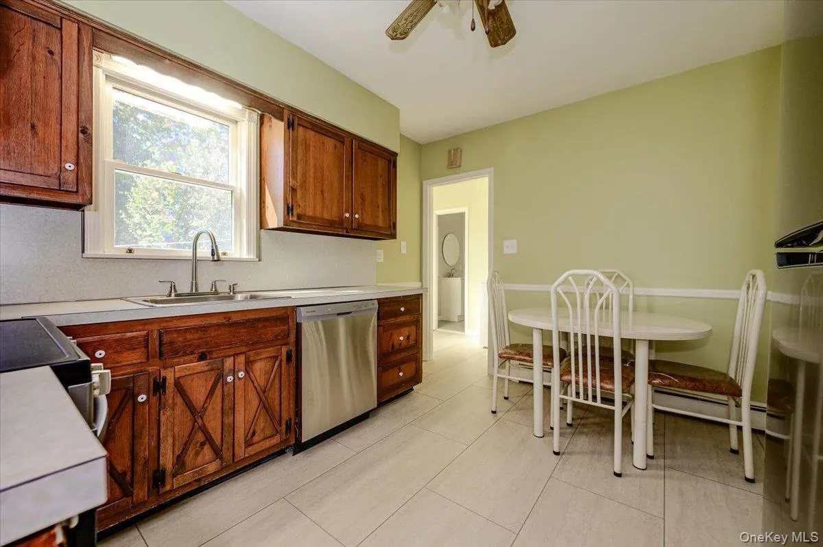 1924 Louis Kossuth Avenue, Islip, NY, 3 Bedrooms Bedrooms, 6 Rooms Rooms,2 BathroomsBathrooms,Residential,For Rent,Louis Kossuth,0,1057903 1924 Louis Kossuth Avenue, Islip, NY, 3 Bedrooms Bedrooms, 6 Rooms Rooms,2 BathroomsBathrooms,Residential,For Rent,Louis Kossuth,0,1057903