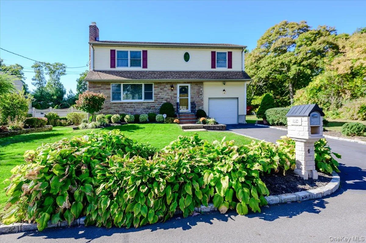 1924 Louis Kossuth Avenue, Islip, NY, 3 Bedrooms Bedrooms, 6 Rooms Rooms,2 BathroomsBathrooms,Residential,For Rent,Louis Kossuth,0,1057903 1924 Louis Kossuth Avenue, Islip, NY, 3 Bedrooms Bedrooms, 6 Rooms Rooms,2 BathroomsBathrooms,Residential,For Rent,Louis Kossuth,0,1057903