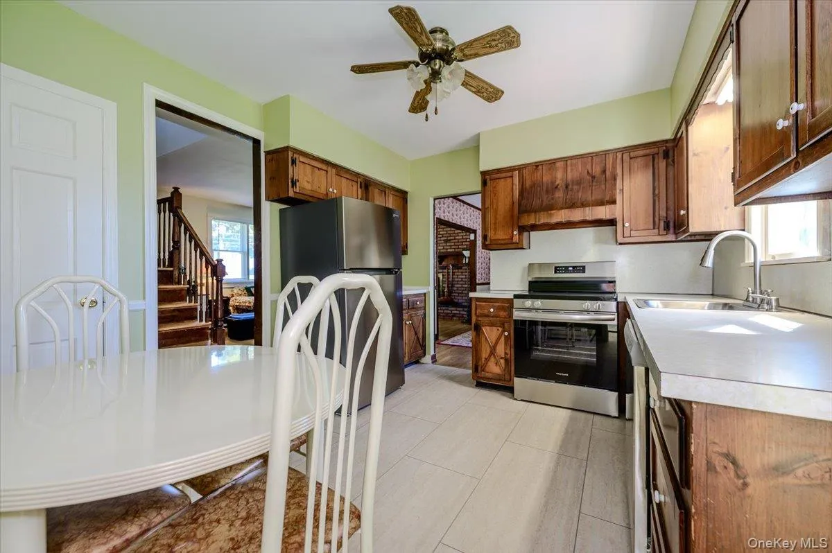 1924 Louis Kossuth Avenue, Islip, NY, 3 Bedrooms Bedrooms, 6 Rooms Rooms,2 BathroomsBathrooms,Residential,For Rent,Louis Kossuth,0,1057903 1924 Louis Kossuth Avenue, Islip, NY, 3 Bedrooms Bedrooms, 6 Rooms Rooms,2 BathroomsBathrooms,Residential,For Rent,Louis Kossuth,0,1057903