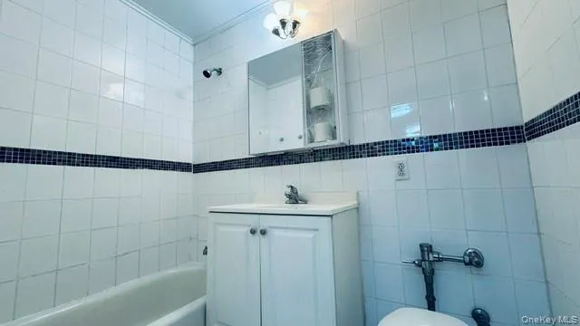 134-54 Maple Avenue, New York, NY, 1 Bedroom Bedrooms, 3 Rooms Rooms,1 BathroomBathrooms,Residential,For Rent,Maple,0,1057908 134-54 Maple Avenue, New York, NY, 1 Bedroom Bedrooms, 3 Rooms Rooms,1 BathroomBathrooms,Residential,For Rent,Maple,0,1057908