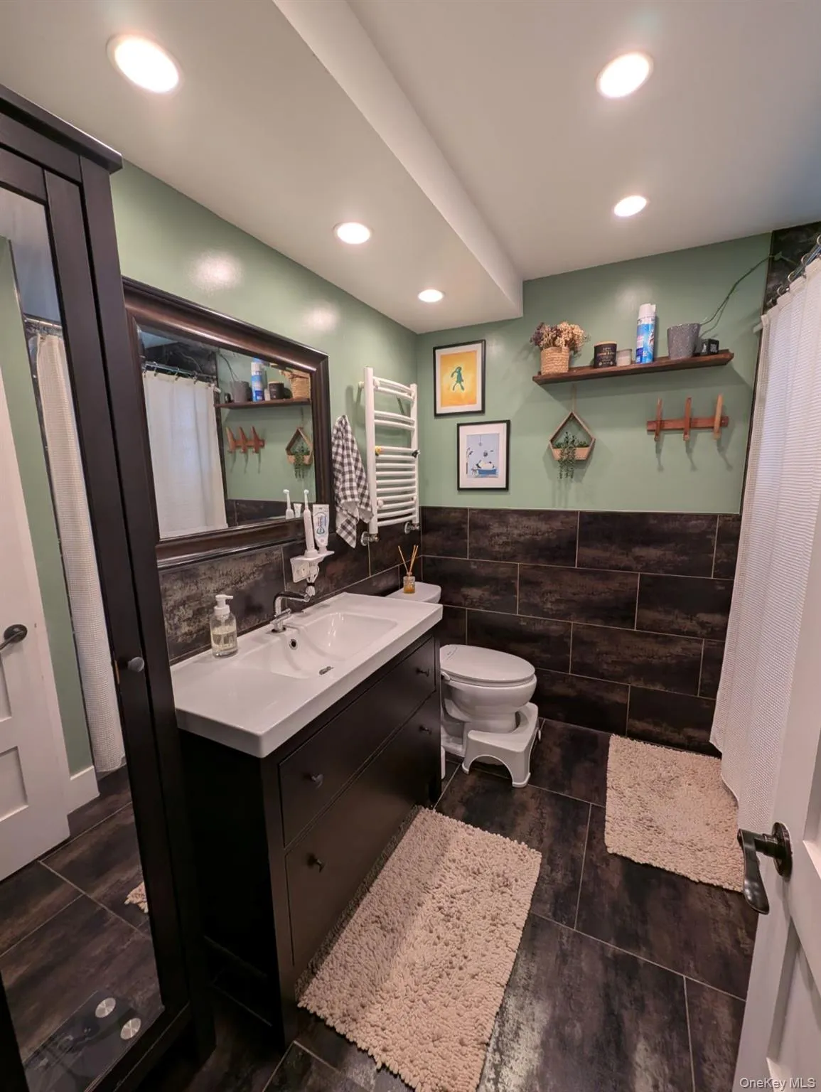 20 Sylvester Place, Hempstead, NY, 2 Bedroom Bedrooms, 5 Room Rooms,1 BathroomBathrooms,Residential Lease,For Rent,Sylvester,0,1057909 20 Sylvester Place, Hempstead, NY, 2 Bedroom Bedrooms, 5 Room Rooms,1 BathroomBathrooms,Residential Lease,For Rent,Sylvester,0,1057909