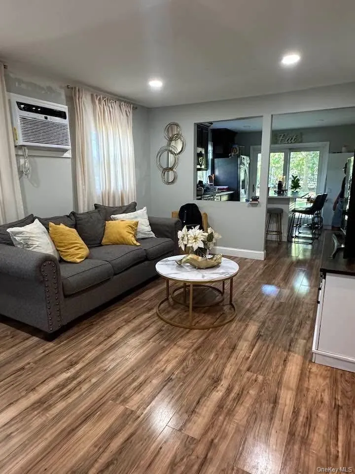 45 Robinwood Street, Brookhaven, NY, 5 Bedrooms Bedrooms, 10 Rooms Rooms,2 BathroomsBathrooms,Residential,For Rent,Robinwood,0,1057912 45 Robinwood Street, Brookhaven, NY, 5 Bedrooms Bedrooms, 10 Rooms Rooms,2 BathroomsBathrooms,Residential,For Rent,Robinwood,0,1057912