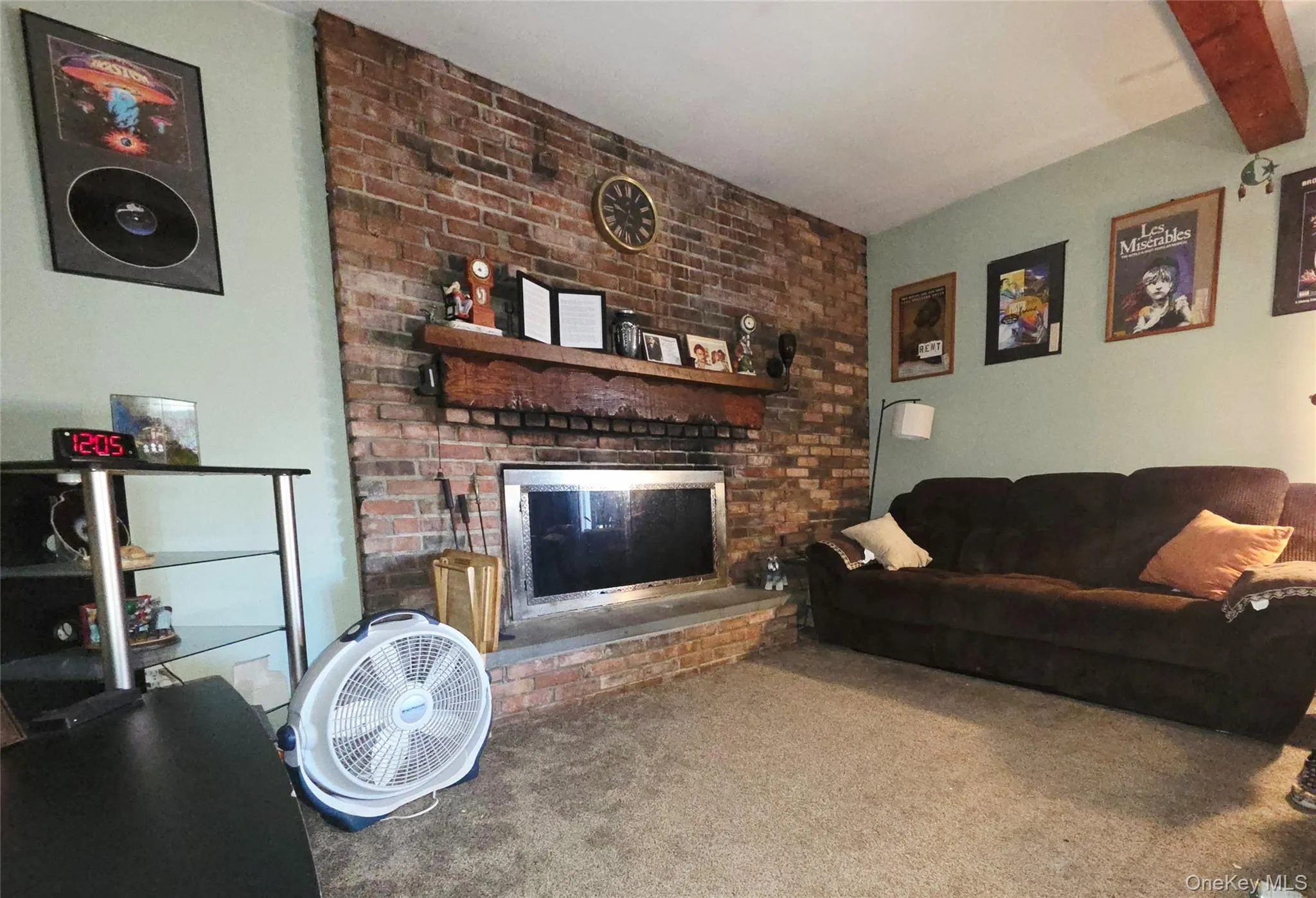Working wood fireplace, great to stay cozy! Working wood fireplace, great to stay cozy!
