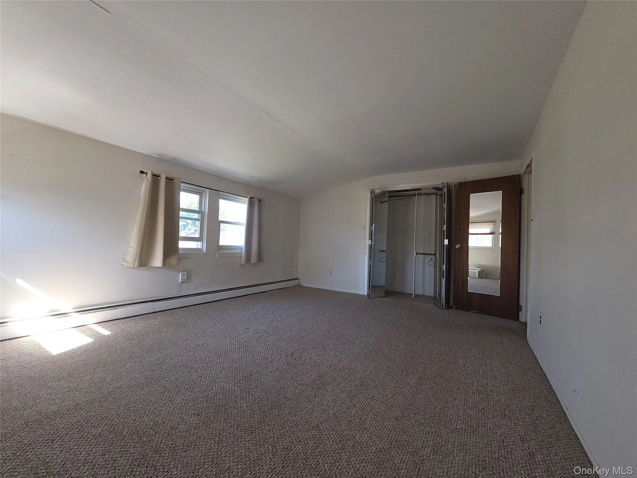 Large bedroom Large bedroom