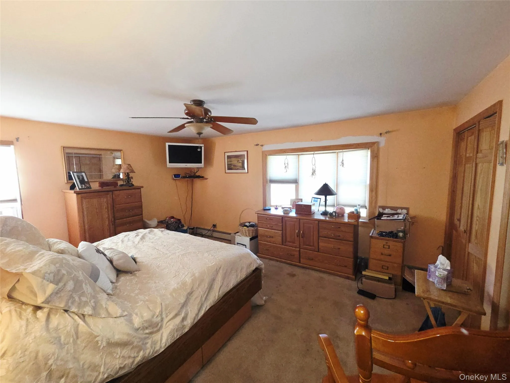 Very spacious bedroom on main floor. Very spacious bedroom on main floor.