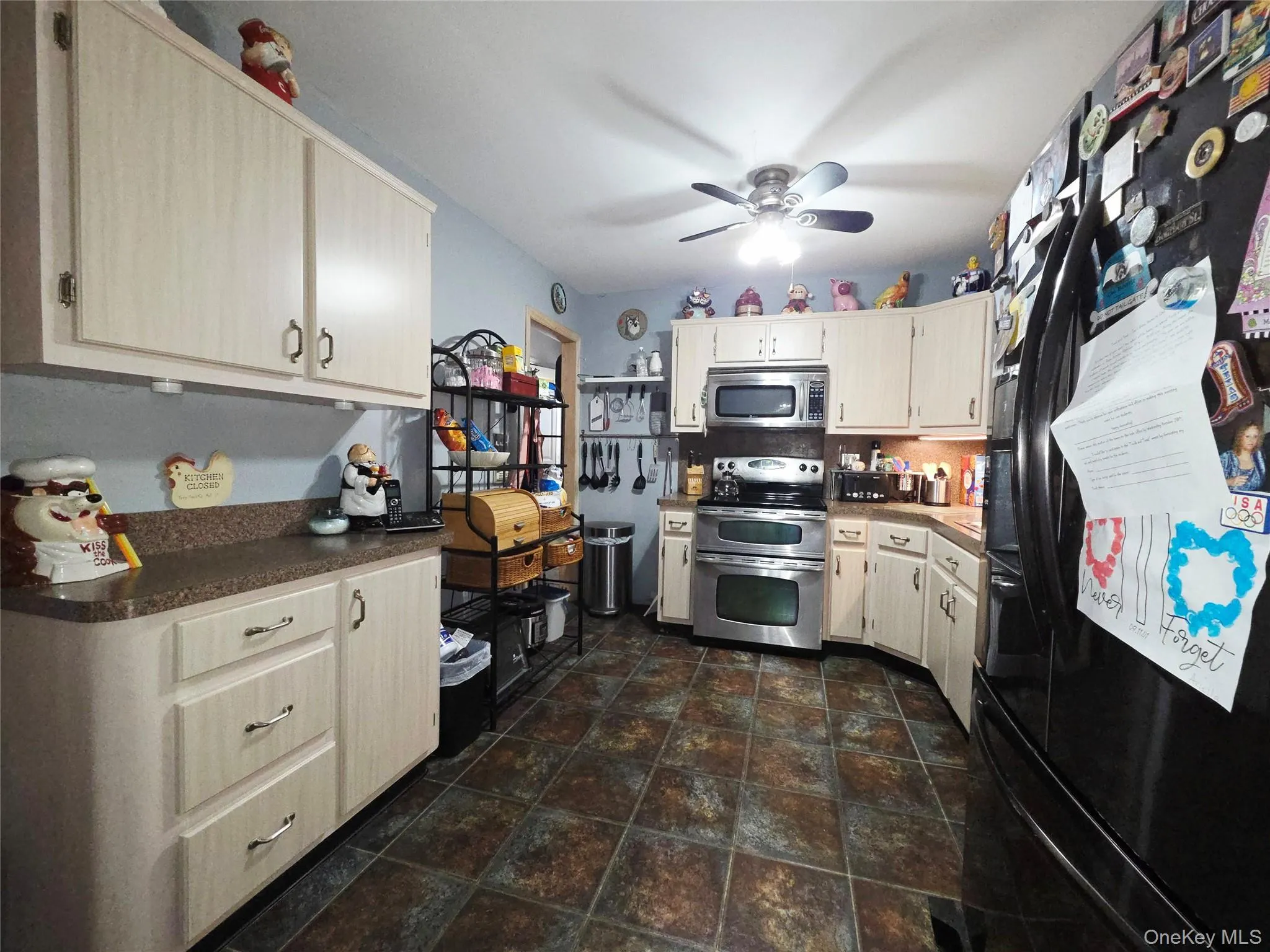 Large kitchen Large kitchen