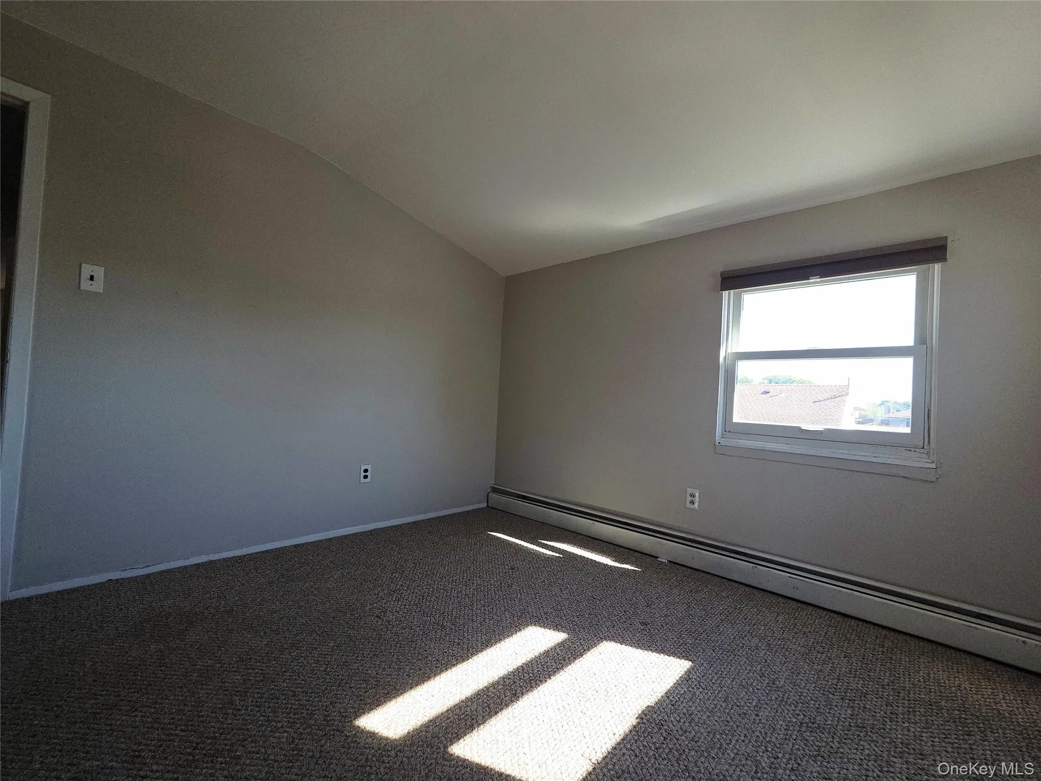2nd floor 2nd bedroom nice size too! 2nd floor 2nd bedroom nice size too!