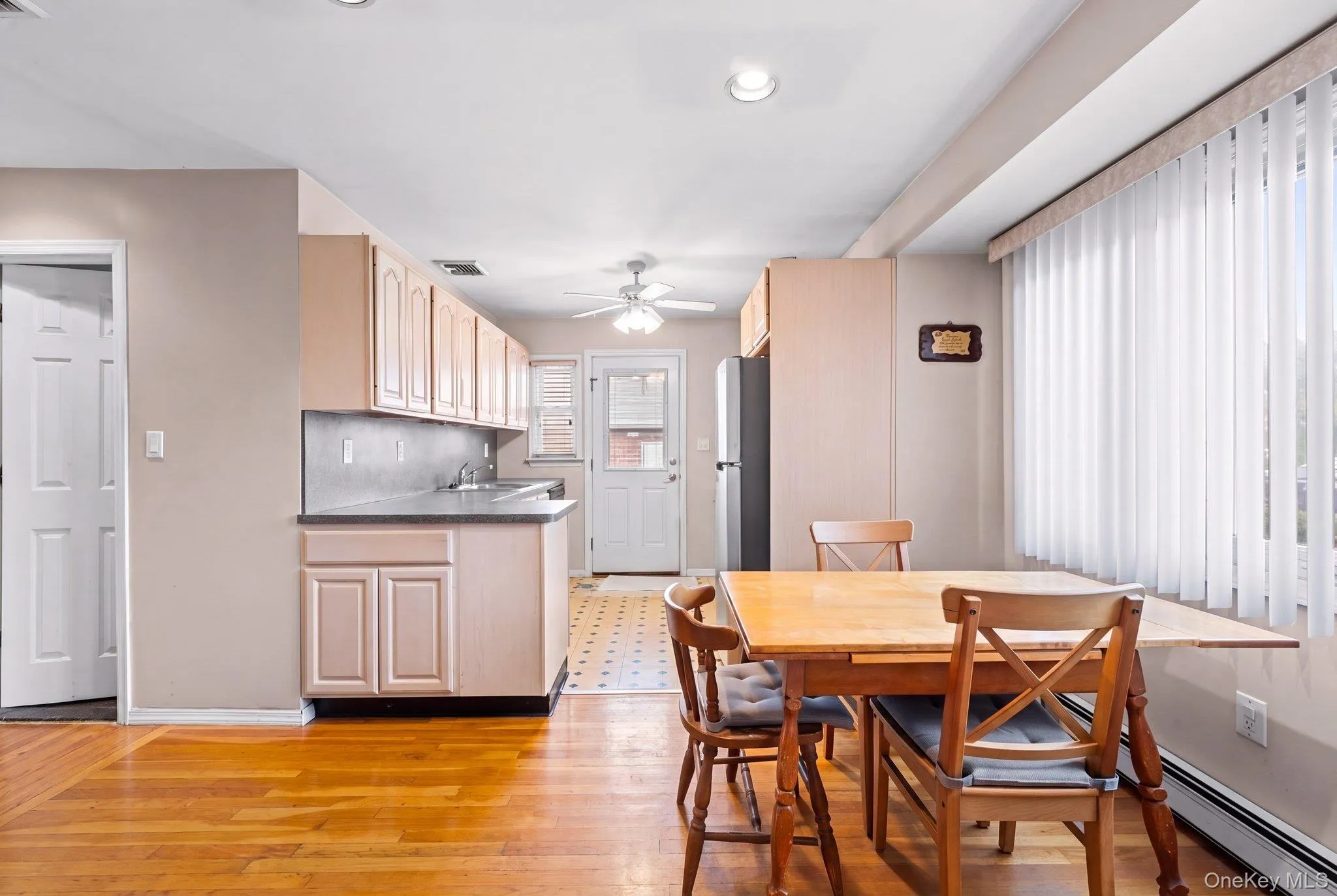 3866 Drake Street, Hempstead, NY, 3 Bedrooms Bedrooms, 6 Rooms Rooms,1 BathroomBathrooms,Residential,For Rent,Drake,0,1057928 3866 Drake Street, Hempstead, NY, 3 Bedrooms Bedrooms, 6 Rooms Rooms,1 BathroomBathrooms,Residential,For Rent,Drake,0,1057928