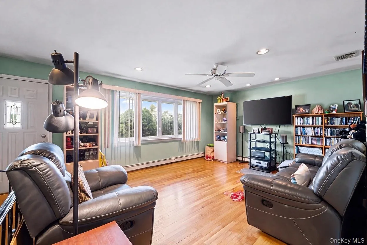3866 Drake Street, Hempstead, NY, 3 Bedrooms Bedrooms, 6 Rooms Rooms,1 BathroomBathrooms,Residential,For Rent,Drake,0,1057928 3866 Drake Street, Hempstead, NY, 3 Bedrooms Bedrooms, 6 Rooms Rooms,1 BathroomBathrooms,Residential,For Rent,Drake,0,1057928