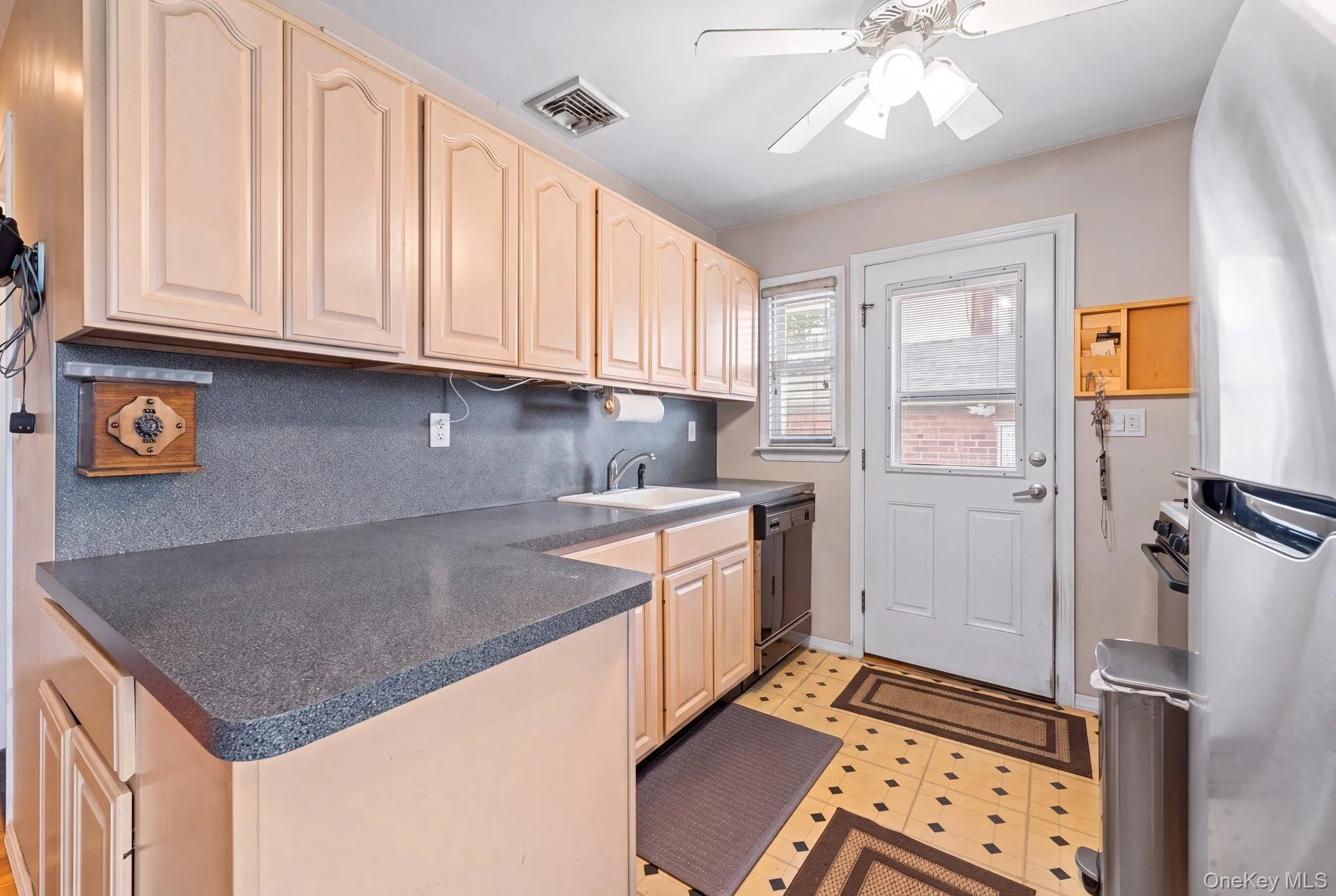 3866 Drake Street, Hempstead, NY, 3 Bedrooms Bedrooms, 6 Rooms Rooms,1 BathroomBathrooms,Residential,For Rent,Drake,0,1057928 3866 Drake Street, Hempstead, NY, 3 Bedrooms Bedrooms, 6 Rooms Rooms,1 BathroomBathrooms,Residential,For Rent,Drake,0,1057928