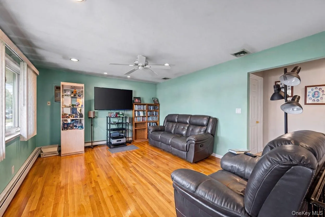 3866 Drake Street, Hempstead, NY, 3 Bedrooms Bedrooms, 6 Rooms Rooms,1 BathroomBathrooms,Residential,For Rent,Drake,0,1057928 3866 Drake Street, Hempstead, NY, 3 Bedrooms Bedrooms, 6 Rooms Rooms,1 BathroomBathrooms,Residential,For Rent,Drake,0,1057928