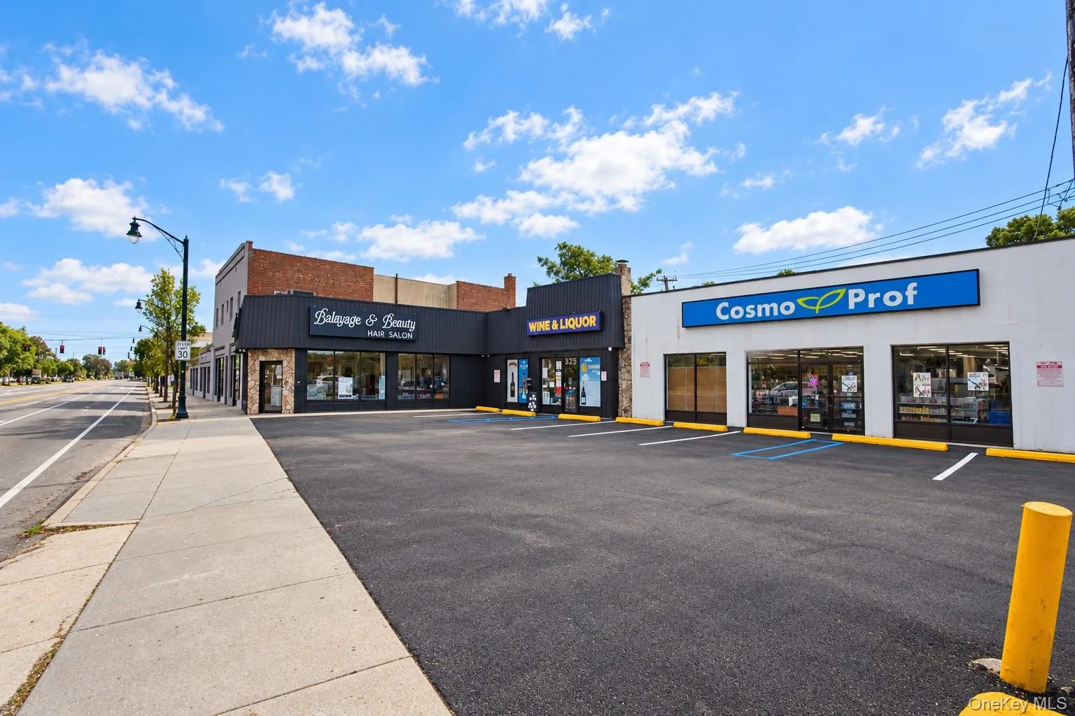 325 Sunrise Highway, Hempstead, NY, ,Commercial Lease,For Rent,Sunrise,0,1057938 325 Sunrise Highway, Hempstead, NY, ,Commercial Lease,For Rent,Sunrise,0,1057938